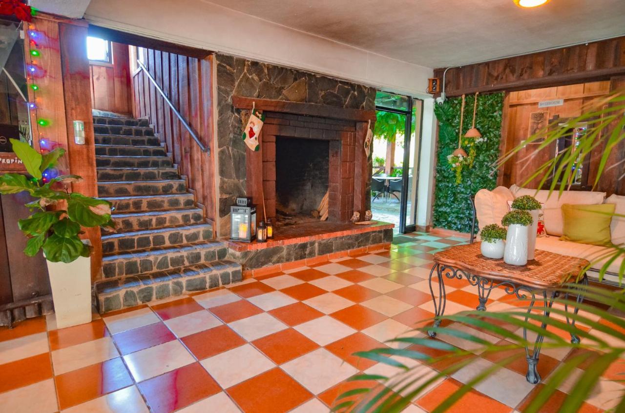 Hotel Rancho Constanza & Cabanas De La Montana 外观 照片